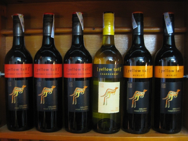 Rượu vang danh tiếng Yellow Tail của Australia.